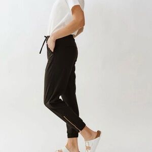 Albion Black Jetsetters Jogger Pants Sz XS Petite Lightweight Zip Ankle